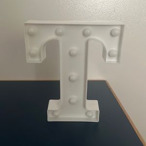 T letter lights